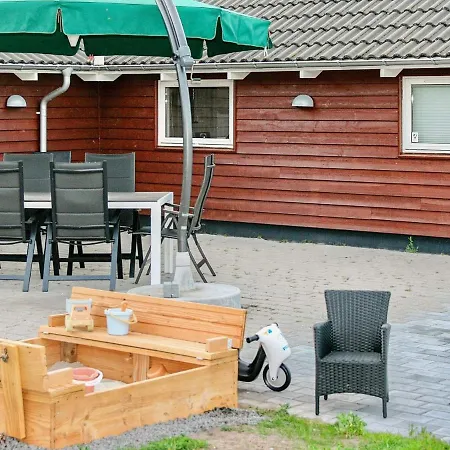 Two-bedroom Holiday In Hornbaek 2 Tatil Evi