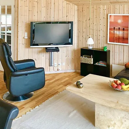 Two-bedroom Holiday In Hornbaek 2 *