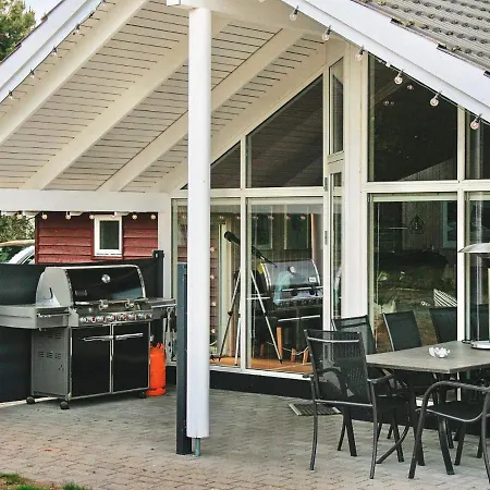 Two-bedroom Holiday In Hornbaek 2 Tatil Evi