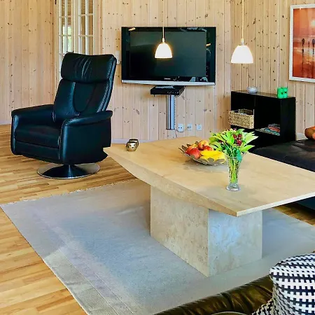 Two-bedroom Holiday In Hornbaek 2 Tatil Evi