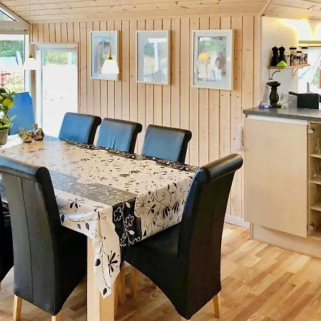 Two-bedroom Holiday In Hornbaek 2 Tatil Evi