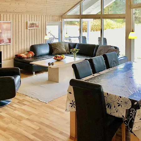 Two-bedroom Holiday In Hornbaek 2 Tatil Evi