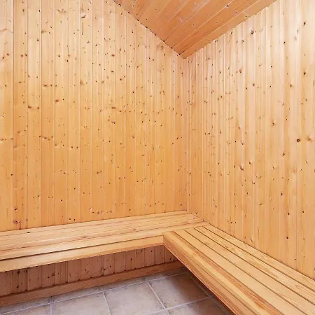 Two-bedroom Holiday In Hornbaek 2 *